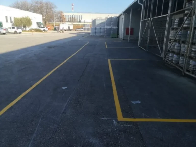 Žute linije za usmjeravanje logističkog prometa
