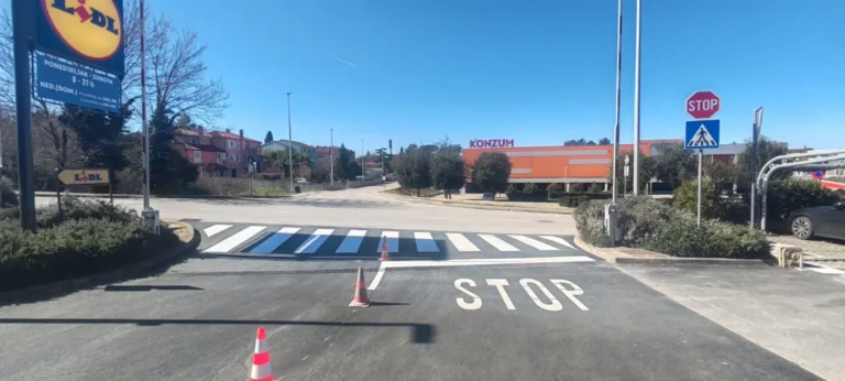 Završeni radovi na horizontalnoj signalizaciji glavnog prilaza trgovačkom centru